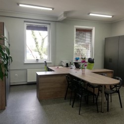 697808674453884630512263296161763573104640n